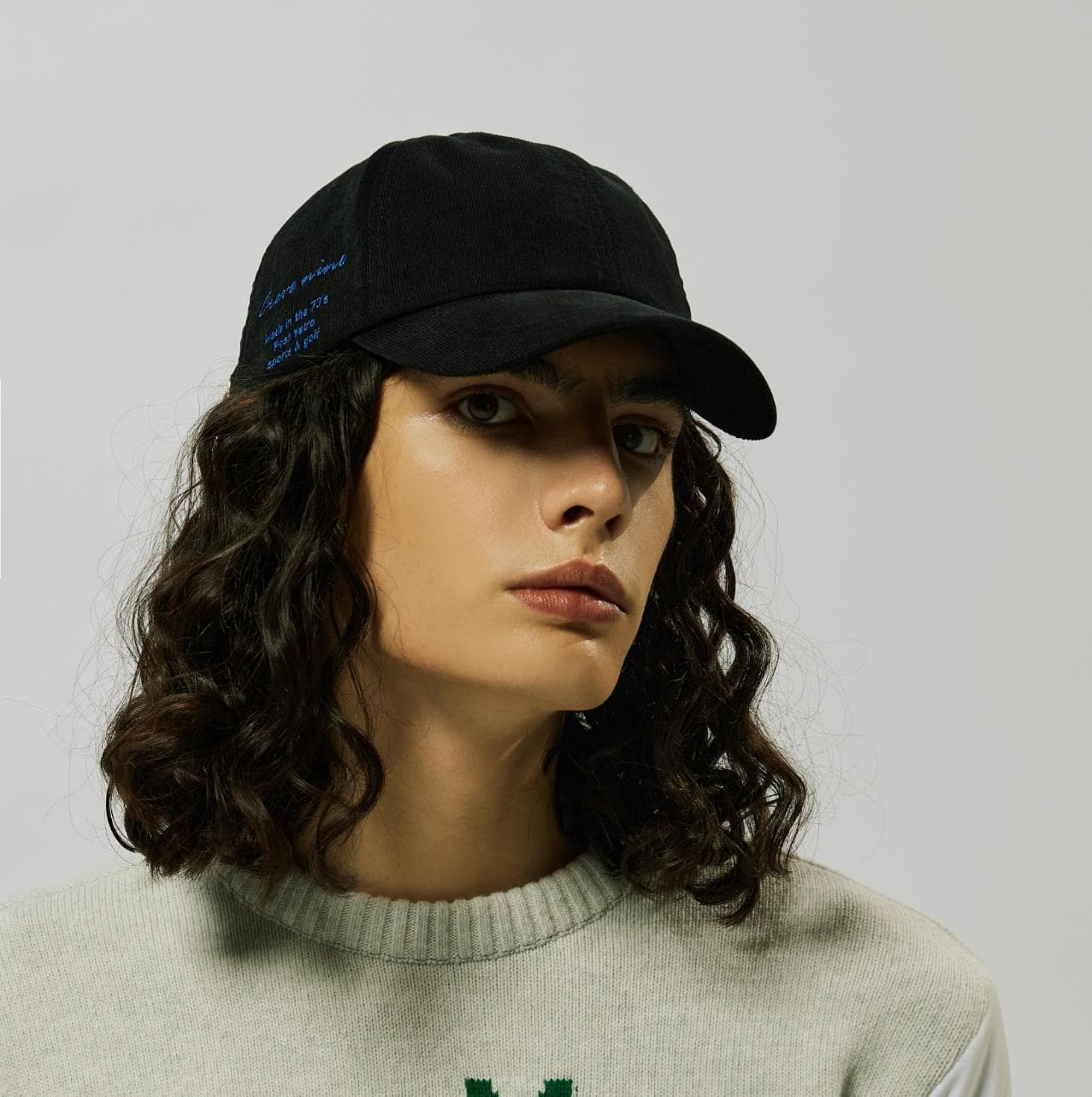 【Unisex】Creve9 ロゴ コーデュロイキャップ