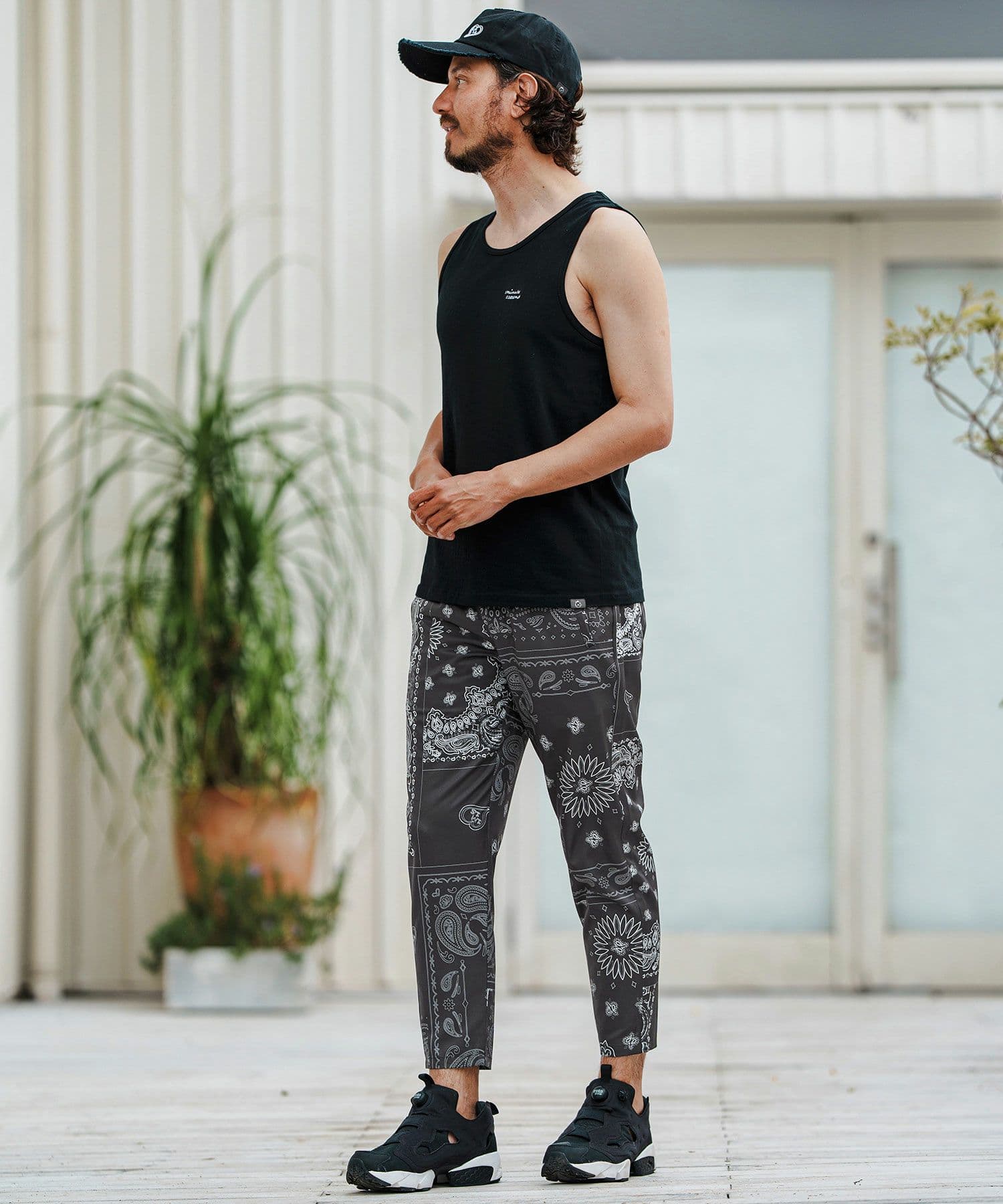 【Men's】ペイズリー柄テーパードパンツ