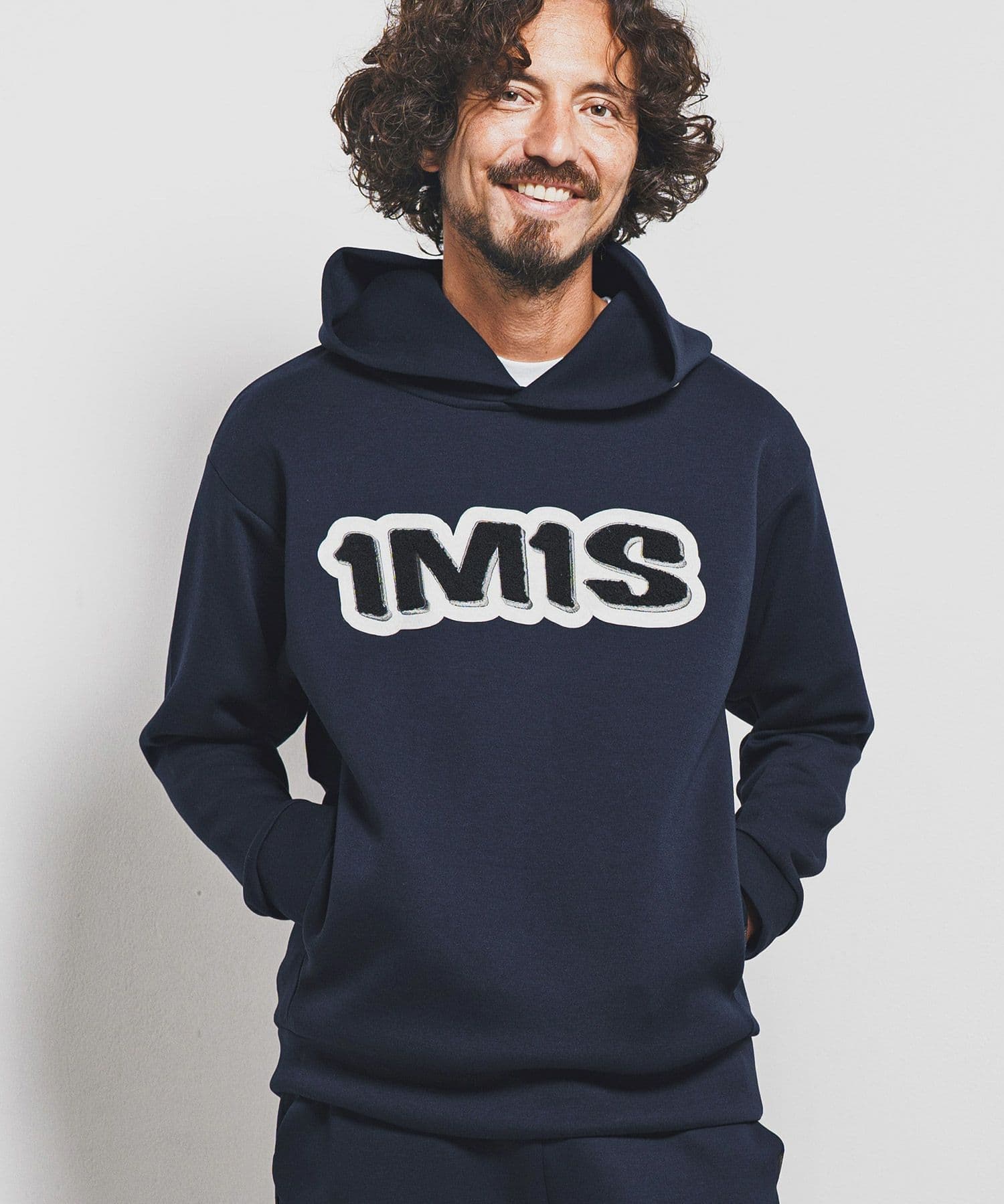 【Men's】サガラ刺繍ダンボールパーカー