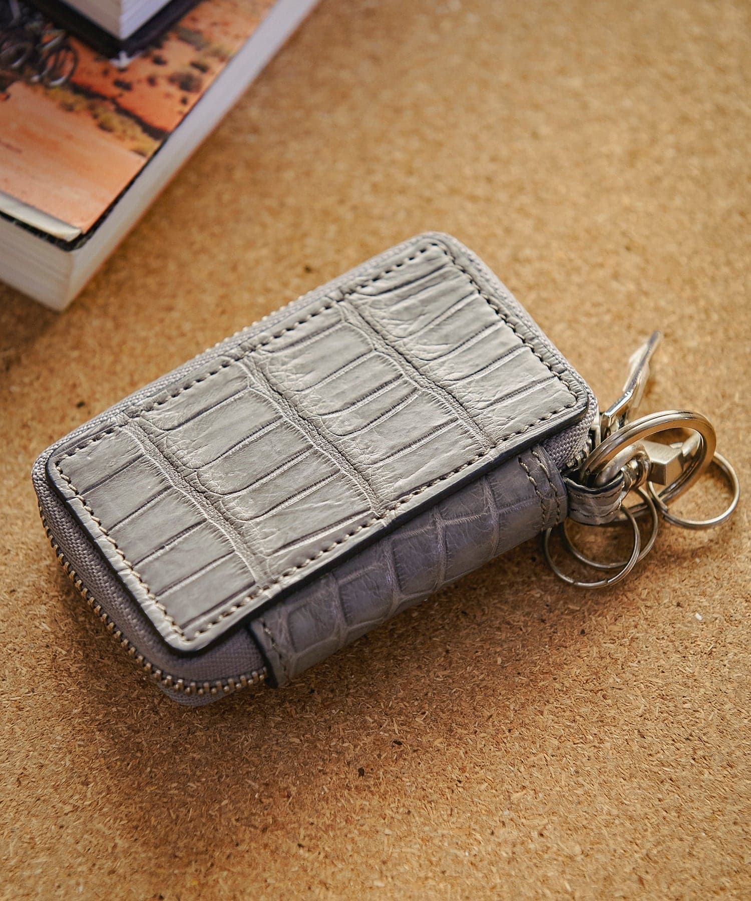 【Item's】THE SOLE CROCODILE KEYCASE