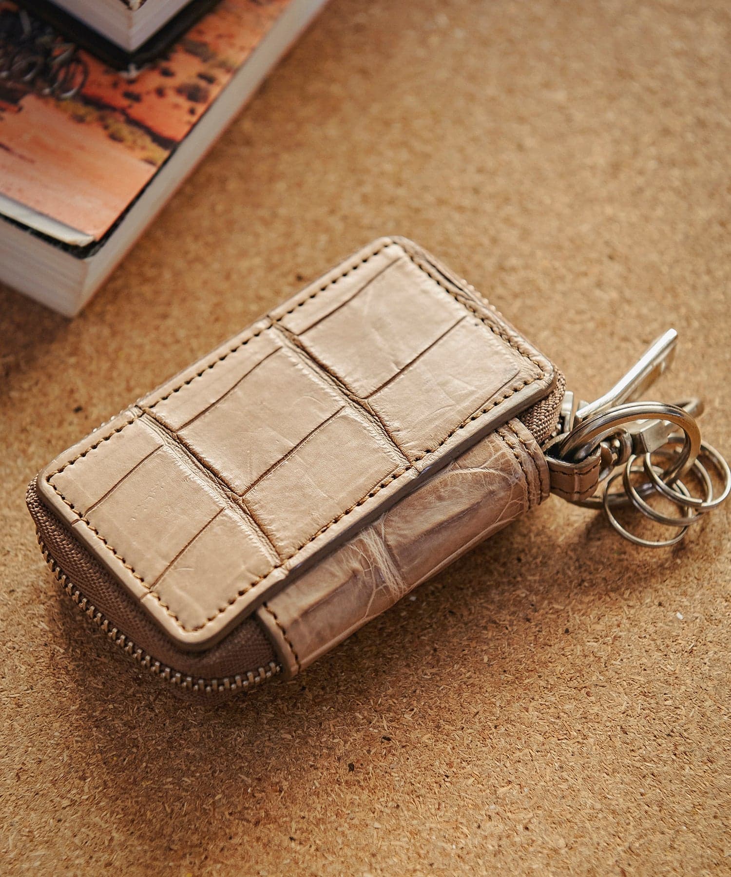 【Item's】THE SOLE CROCODILE KEYCASE