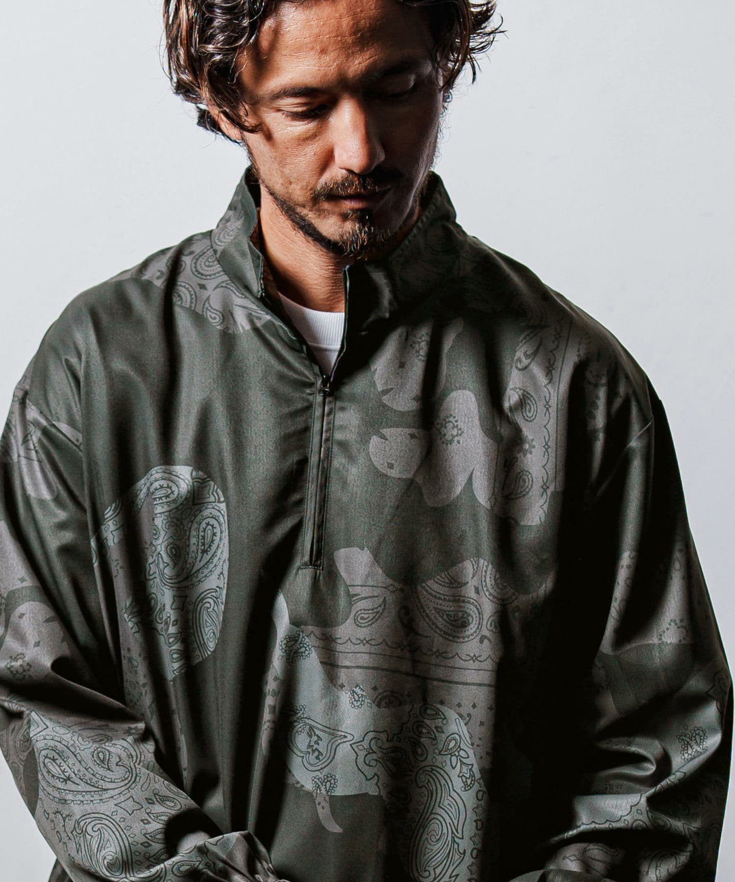 【Men's】カモフラージュペイズリー柄ハイネックジップブルゾン