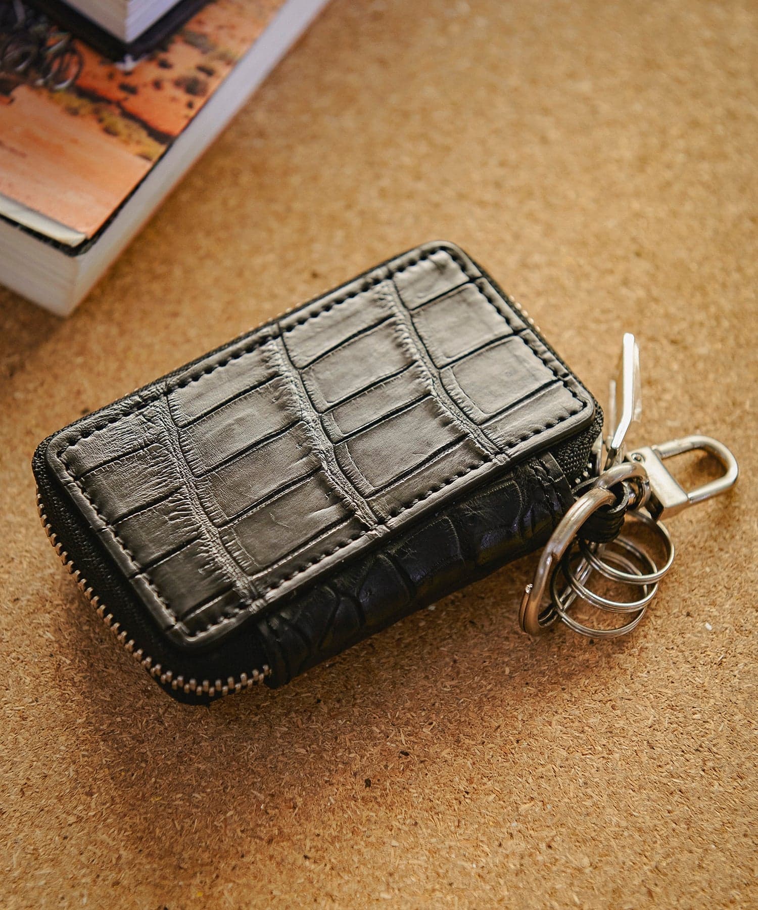 【Item's】THE SOLE CROCODILE KEYCASE
