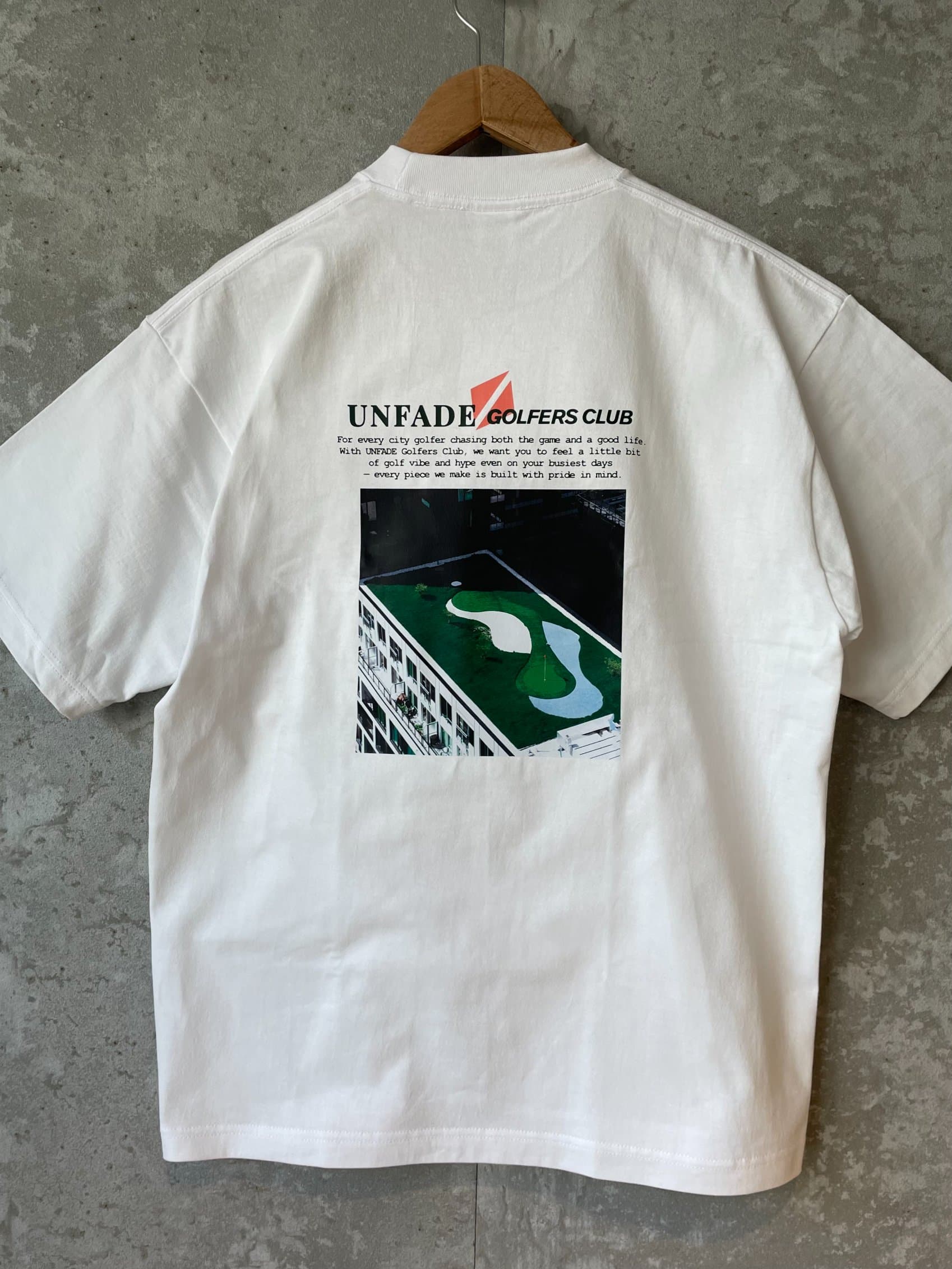 【Unisex】半袖Tシャツ(ゴルフオンザトップ)