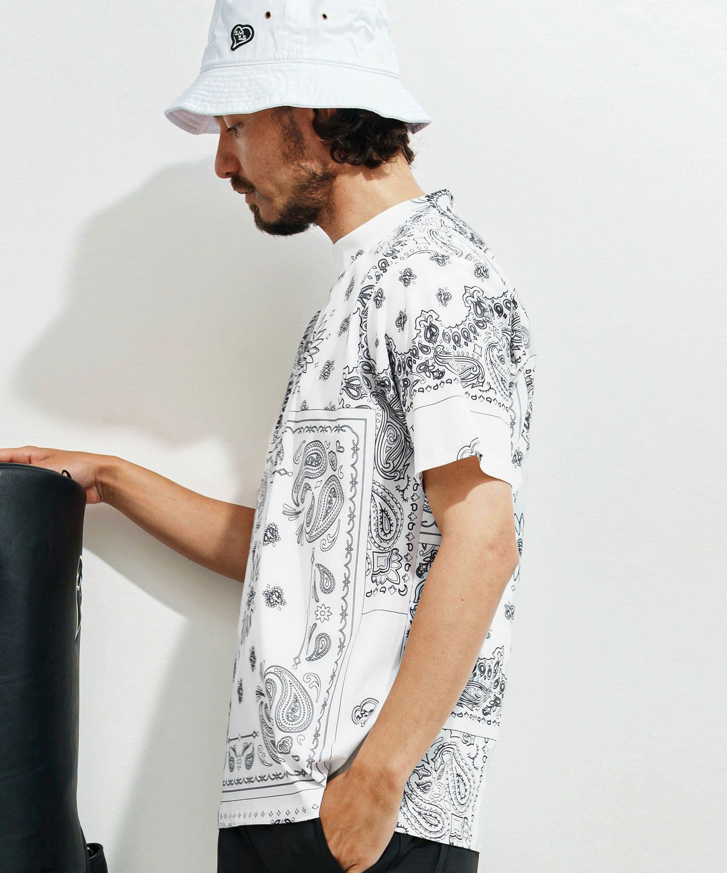 【Men's】ペイズリー柄半袖モックネック