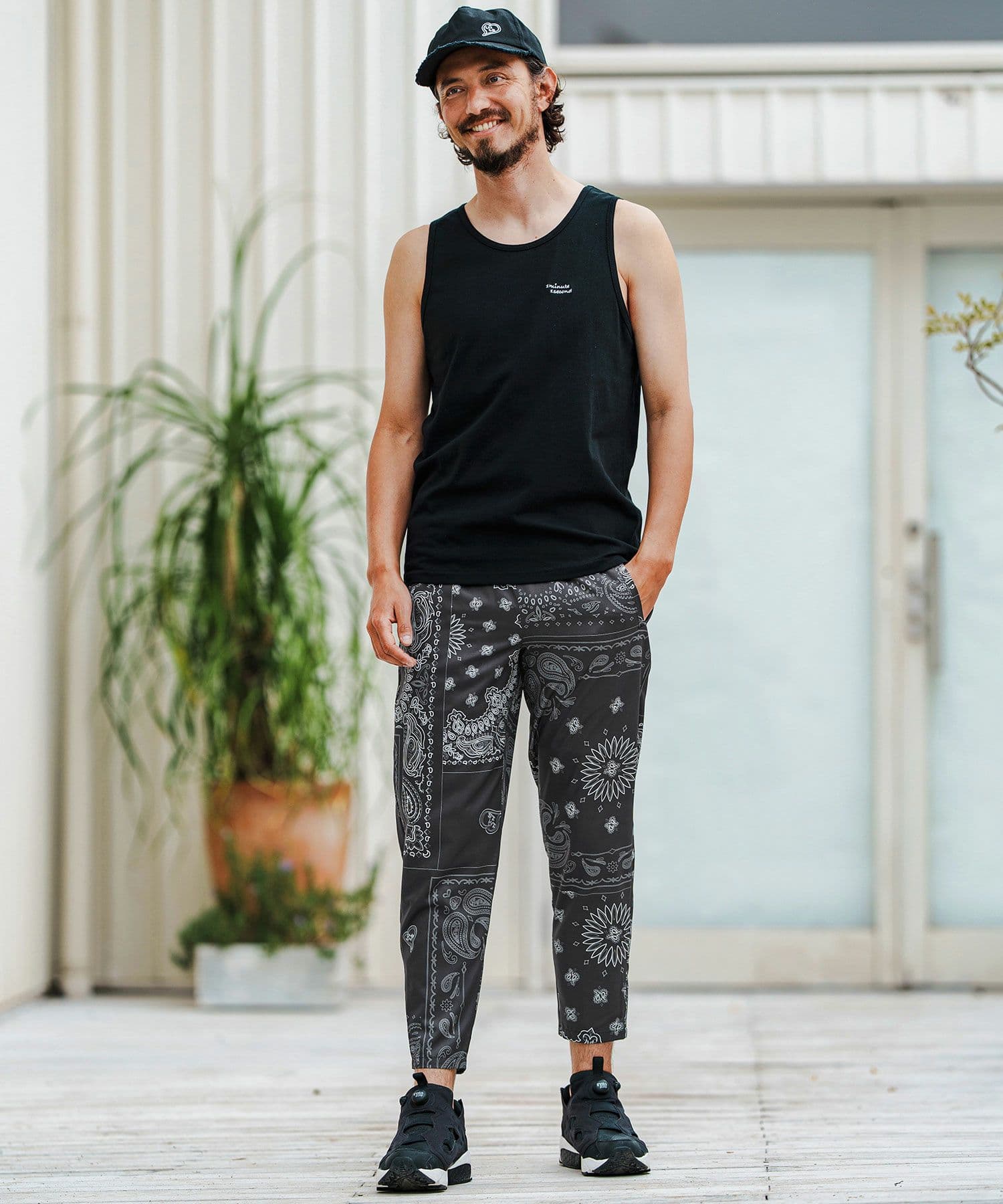 【Men's】ペイズリー柄テーパードパンツ