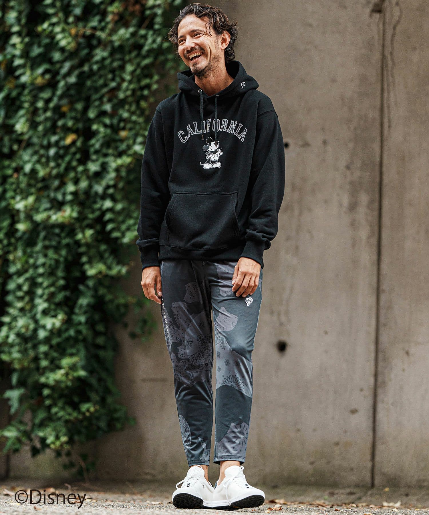 【Men's】ミッキーマウスプリントパーカー