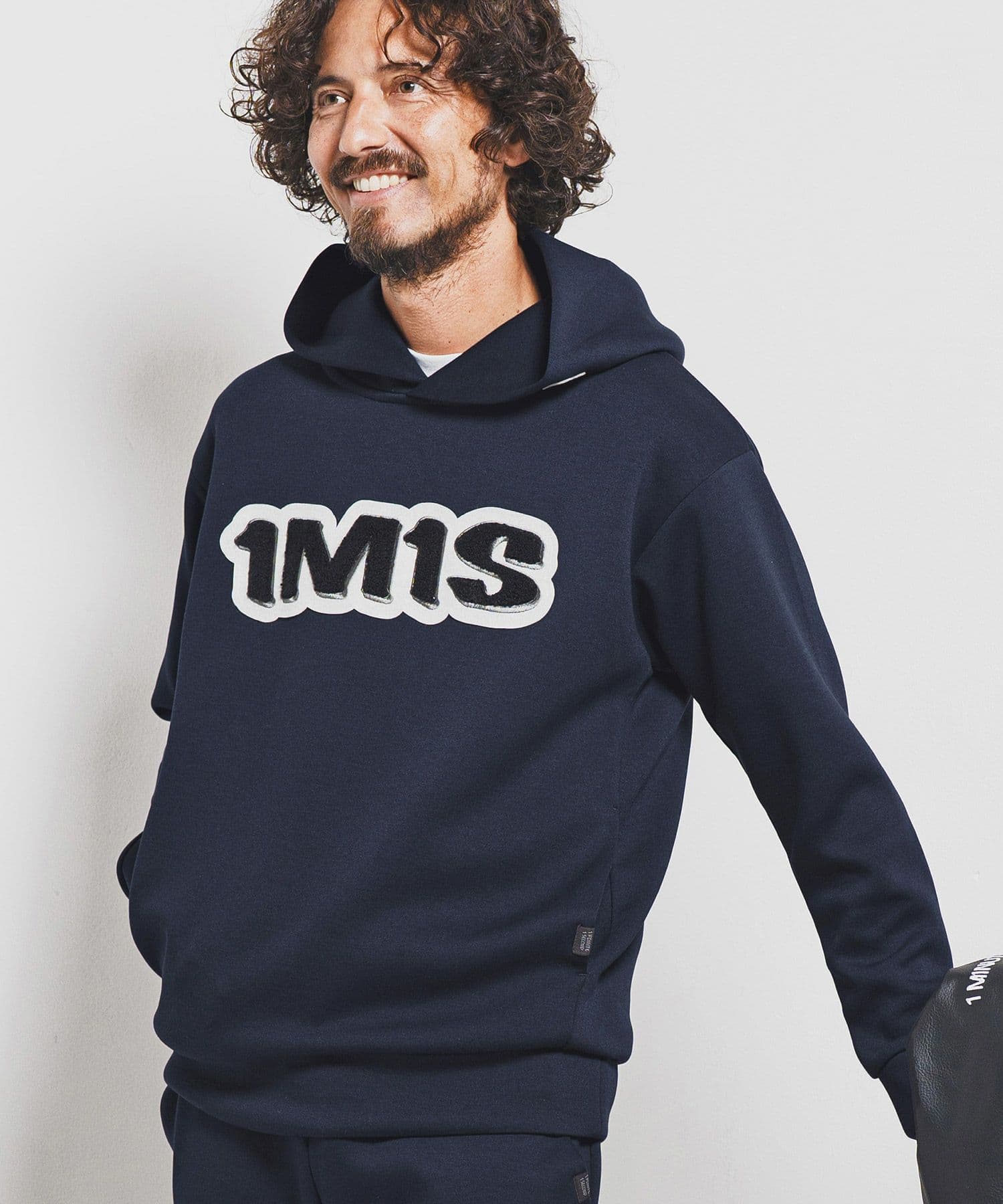 【Men's】サガラ刺繍ダンボールパーカー