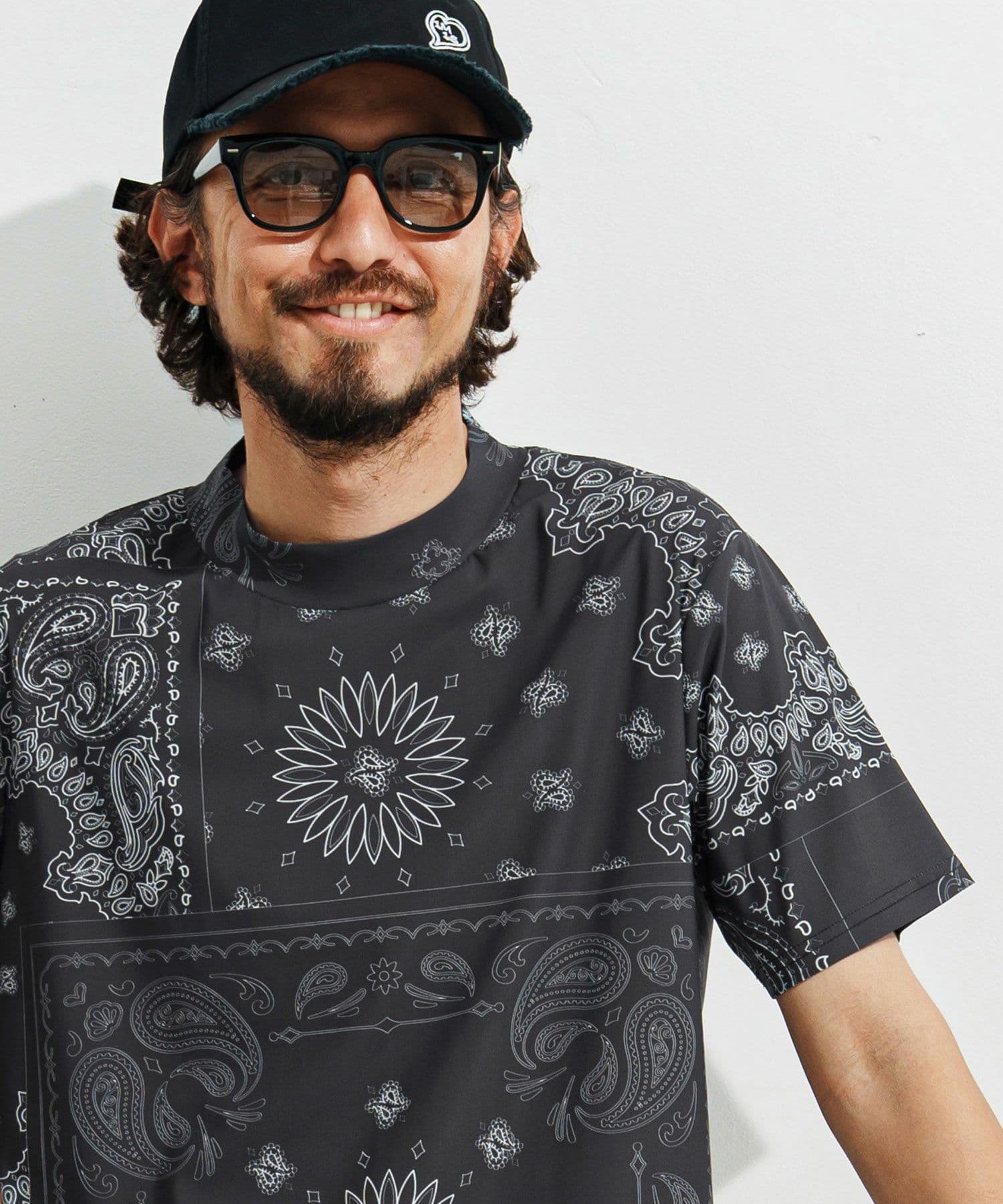 【Men's】ペイズリー柄半袖モックネック