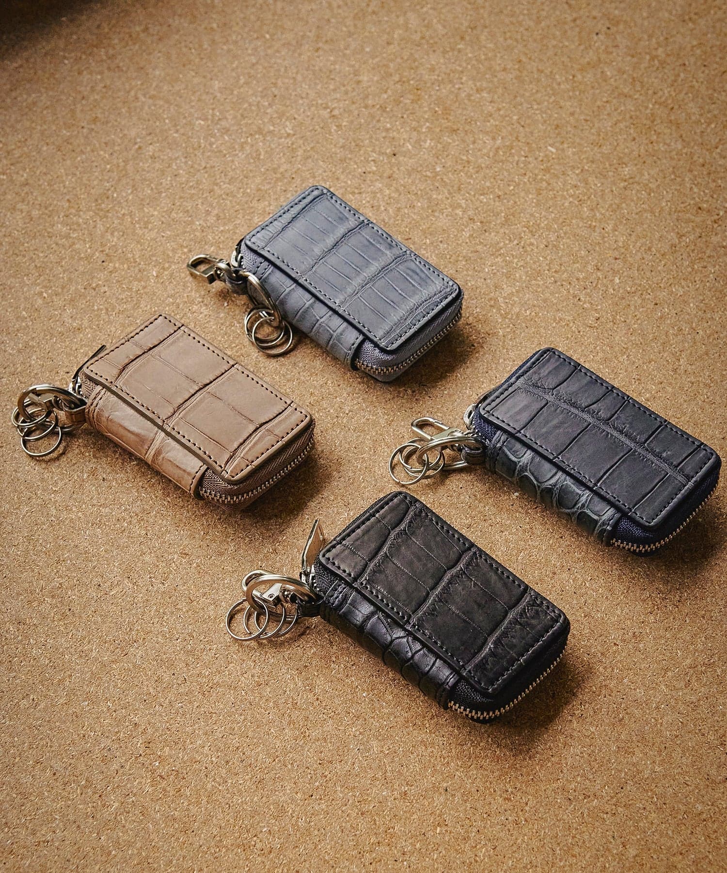 【Item's】THE SOLE CROCODILE KEYCASE