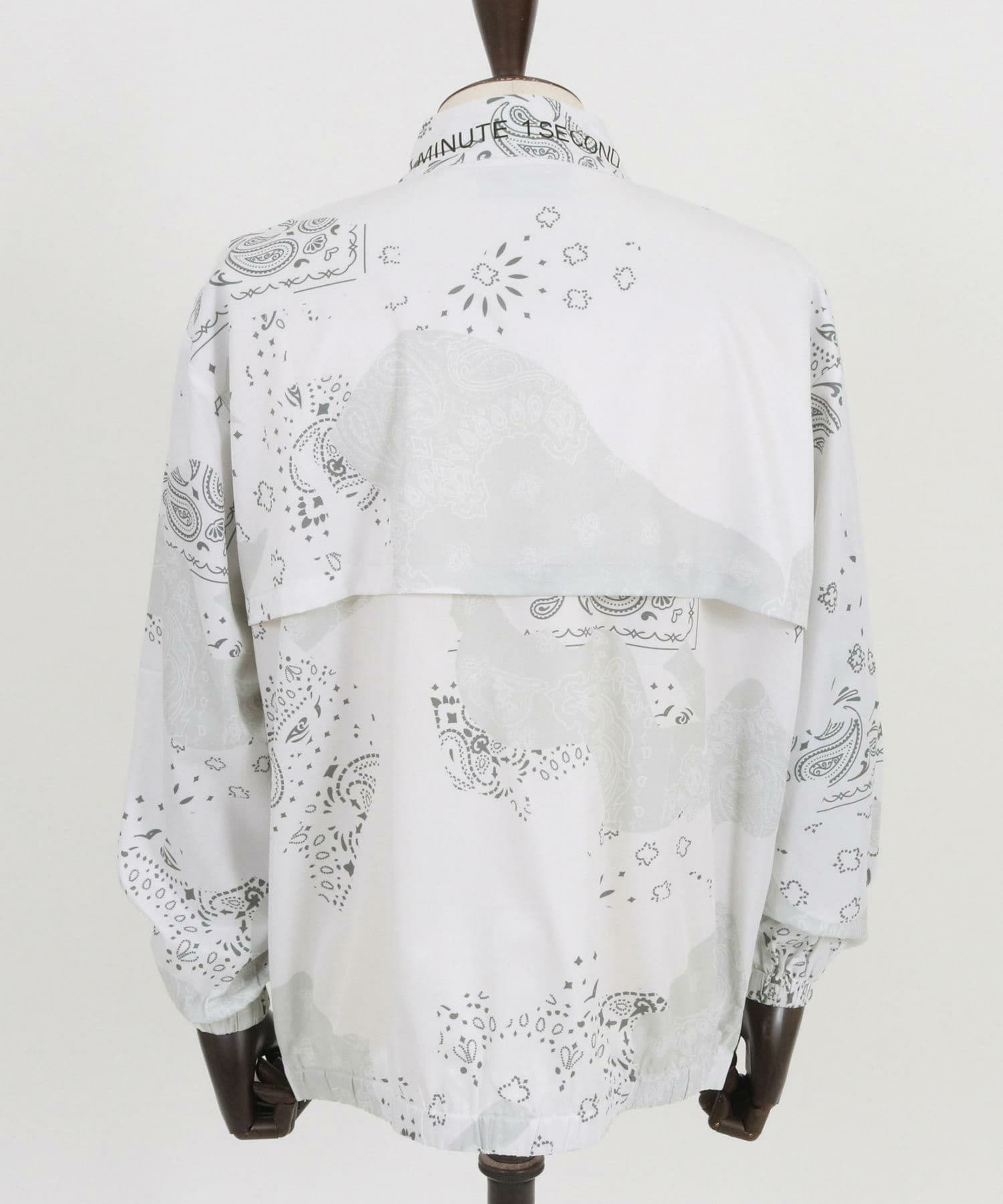 【Men's】カモフラージュペイズリー柄ハイネックジップブルゾン