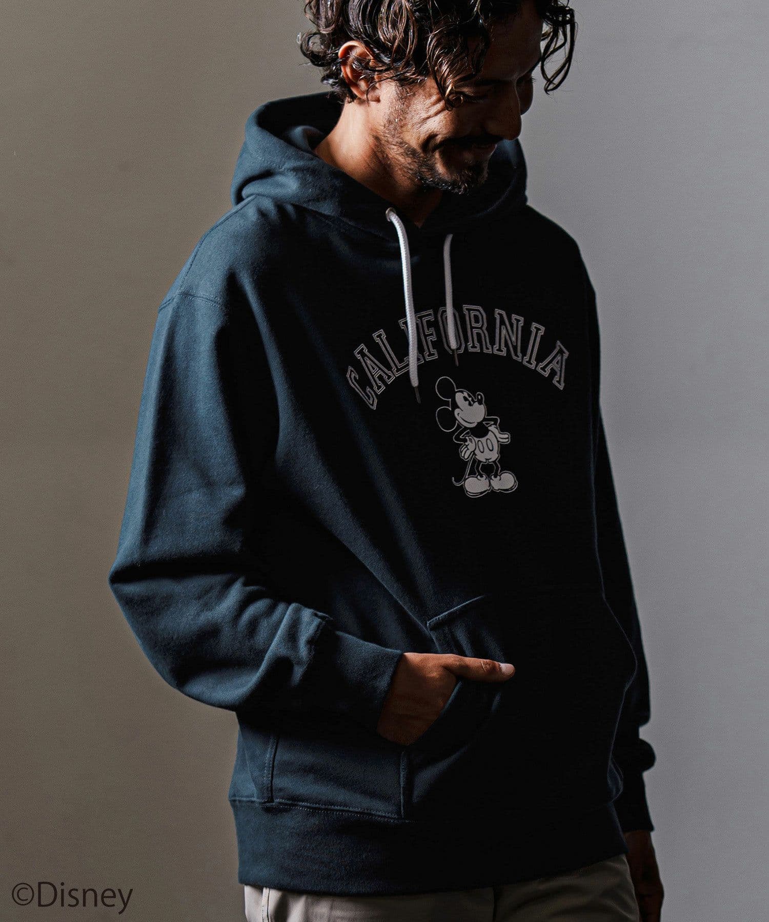 【Men's】ミッキーマウスプリントパーカー