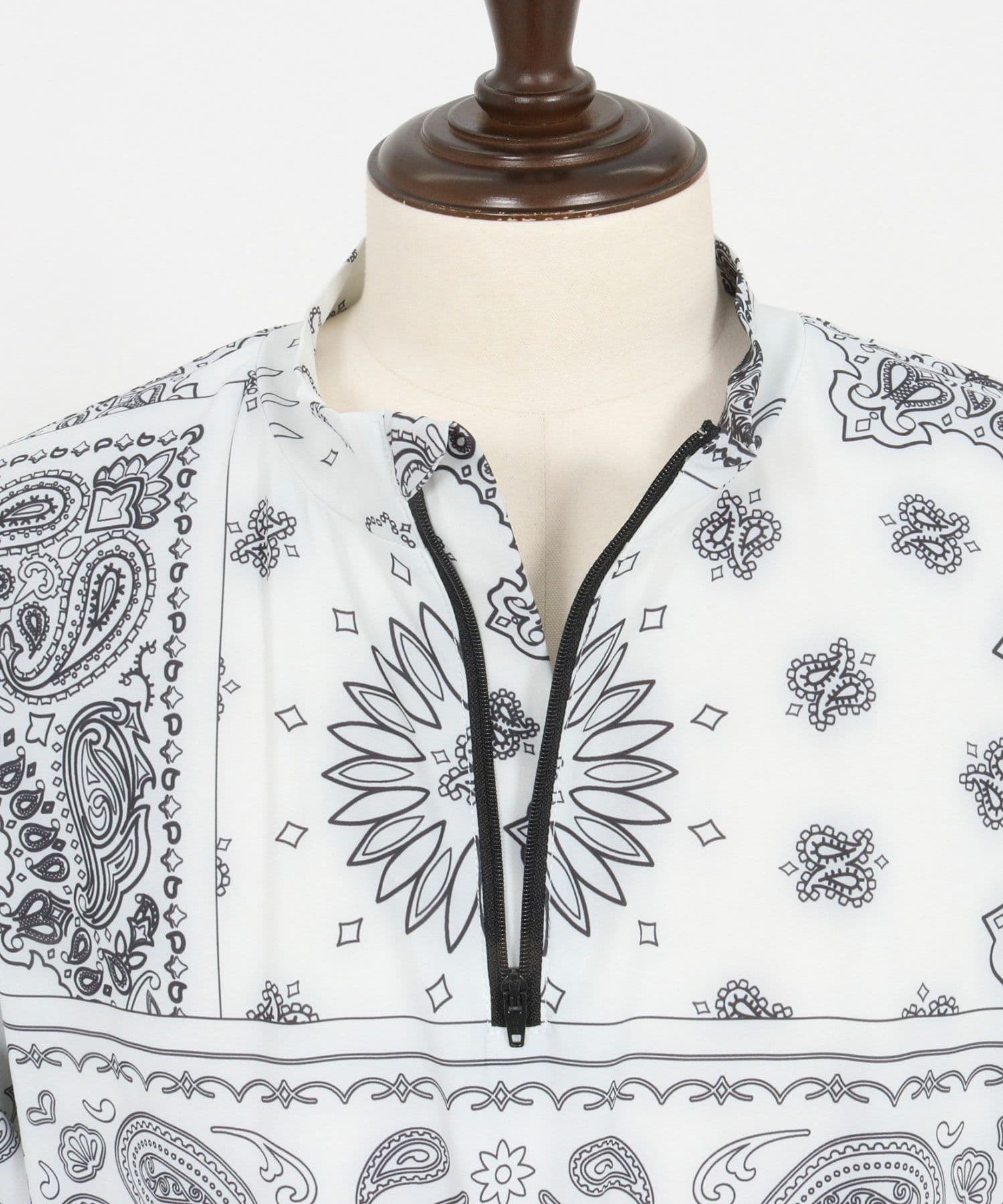 【Men's】ペイズリー柄ジップモックネックカットソー