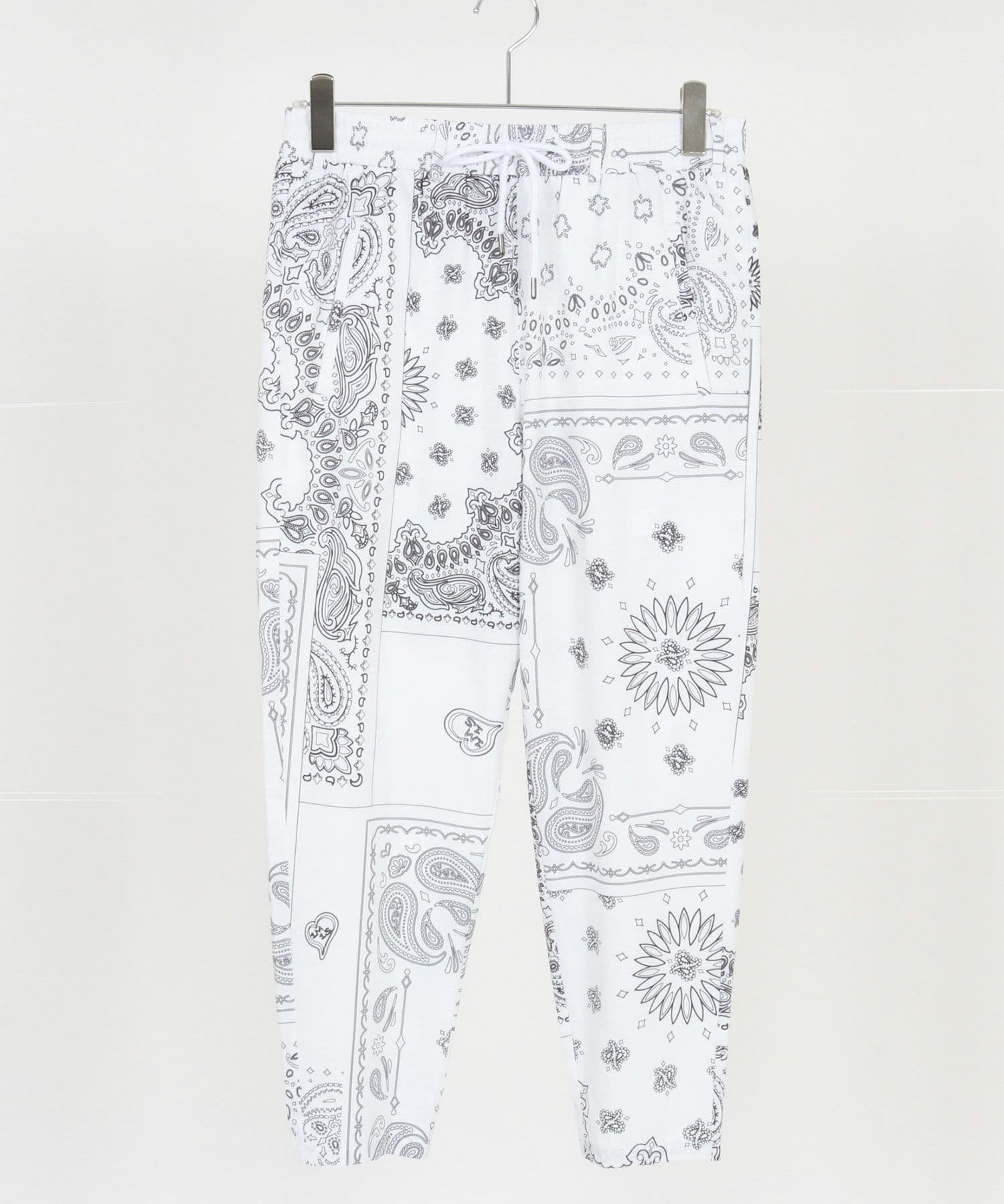 【Men's】ペイズリー柄テーパードパンツ