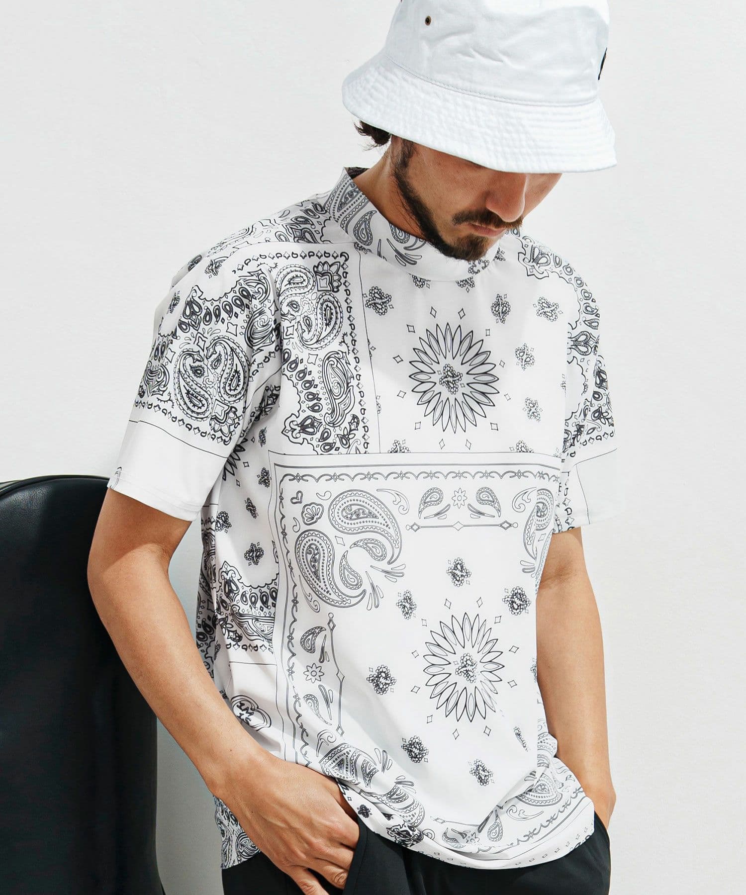 【Men's】ペイズリー柄半袖モックネック