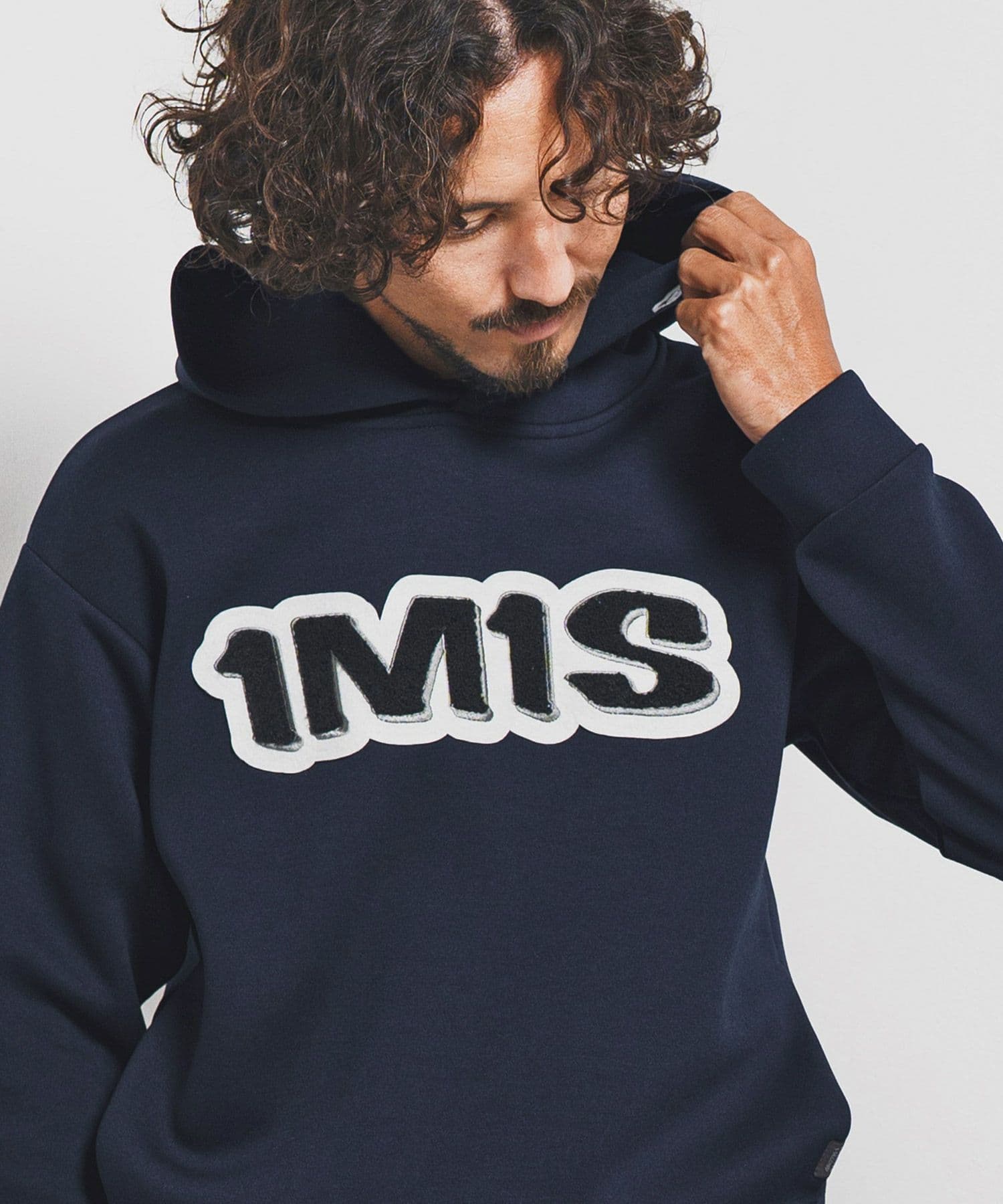 【Men's】サガラ刺繍ダンボールパーカー
