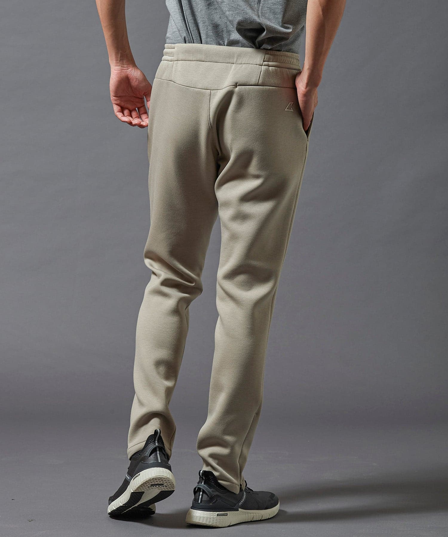 【Men's】テックニット エア パンツ