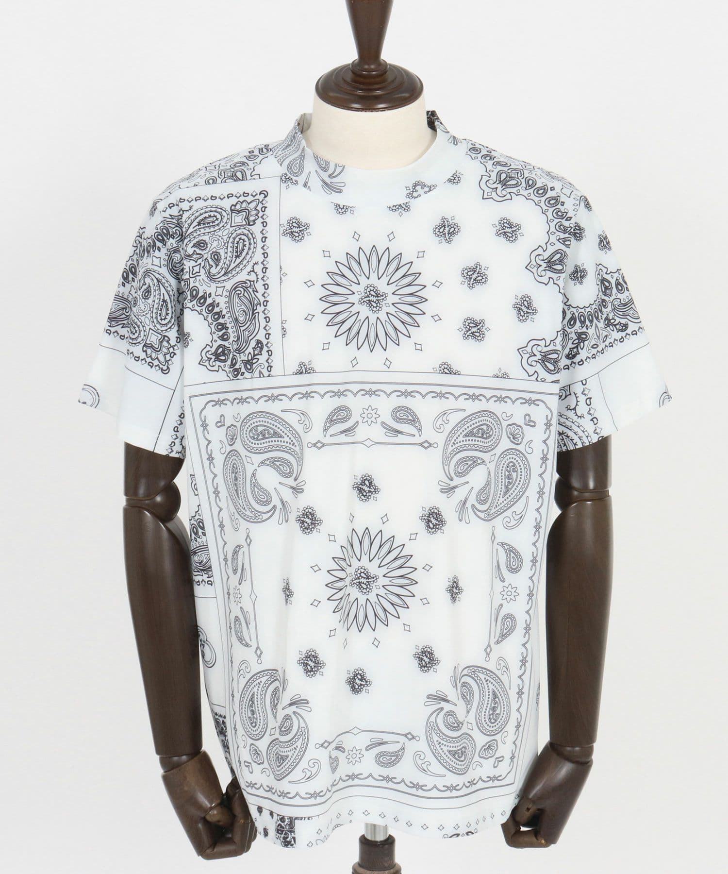 【Men's】ペイズリー柄半袖モックネック