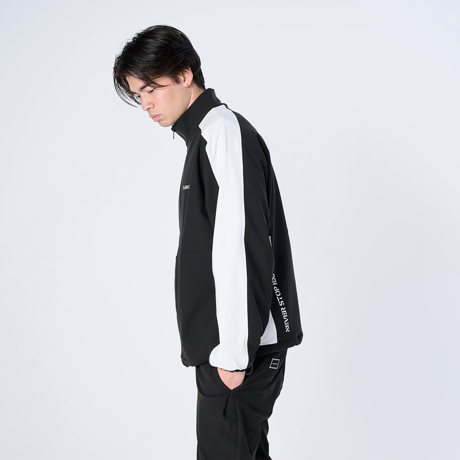 【Unisex】XJK-TRACKS(SOLOTEX® Eco-Hybrid トラックジャケット)