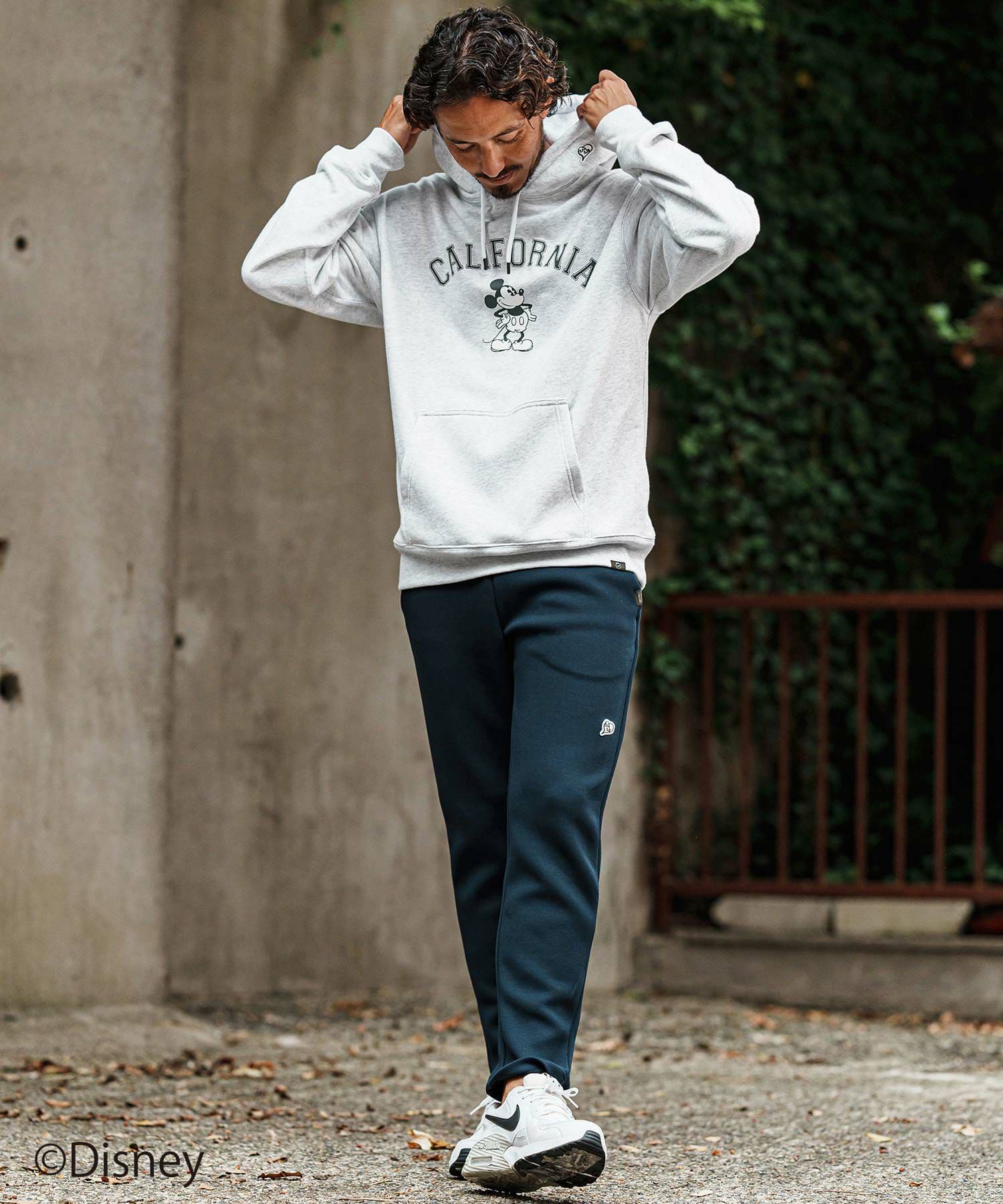 【Men's】ミッキーマウスプリントパーカー