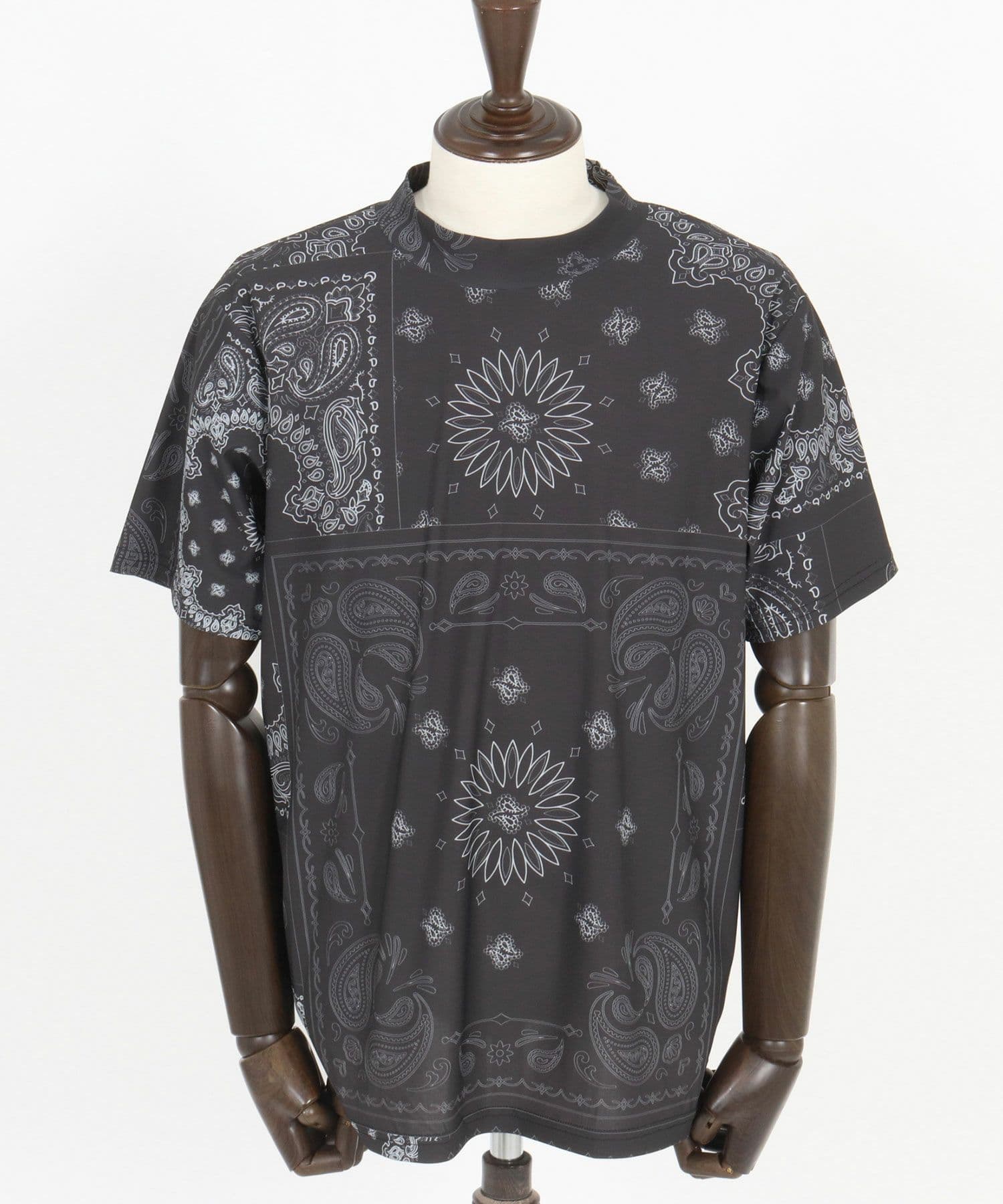【Men's】ペイズリー柄半袖モックネック